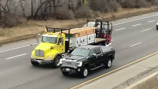 2009 Kenworth T370 with Moffett mount kit  Crane and Rollback  Camions Navistar International [upl. by Bonn]