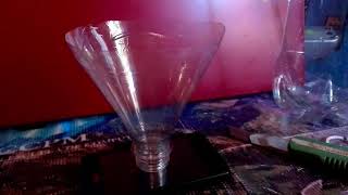 Como hacer un proyector de holograma con una botella de plastico [upl. by Andros961]