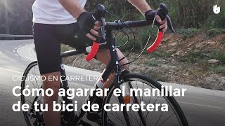 Cómo agarrar el manillar de la bici  Ciclismo en carretera [upl. by Nonnahsal509]