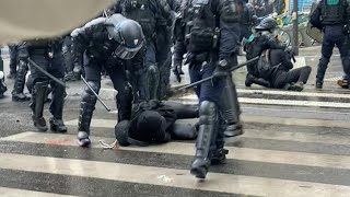 1erMai tensions à Paris charge des CRS sur le boulevard Voltaire  AFP Images [upl. by Northway]