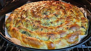 SADECE UN TUZ VE SU İLE👏💯 ÇITIR ÇITIR ÇOK LEZZETLİ VE DOYUMSUZ ISPANAKLI EL AÇMASI BÖREK 💯👌 [upl. by Petigny659]