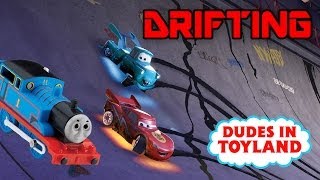 Thomas toys and Cars toy drift race Dragon Lightning McQueen trains bärgarns hejdlösa historier [upl. by Lotsyrk]