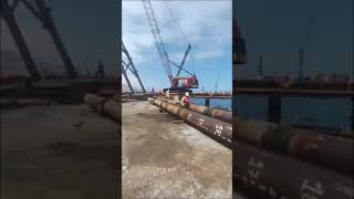 Worker barely escapes getting crushed by a crane in Chile [upl. by Alexi]