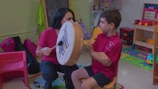 Beneficios de la terapia musical en niños autistas [upl. by Tebzil]