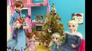 Frozen Christmas Elsa and Anna decorate Xmas Tree Carols amp Songs Presents Snow amp Bonus Cartoon [upl. by Nosneh880]