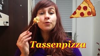 Tassenpizza in der Mikrowelle in nur 1  3 Minuten [upl. by Chally321]