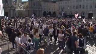 Scudetto Juve la festa in piazza quotSono 32quot [upl. by Ennazzus]