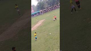 footballer football passingtips shortvideo footballpassing sportsball ytshorts soccer [upl. by Neraa]