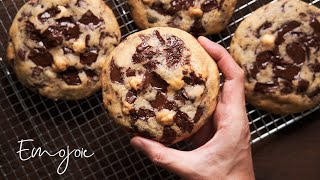 The Best Soft Chocolate Chip Cookies Recipe  Emojoie [upl. by Koziel]