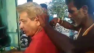 It was touchy to get my haircut done from a roadside Barber in a small village of Bihar [upl. by Eruza]