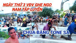 VĐV Nam Ghe Ngo Chùa Bâng Tone Sa tập luyện trên sân ngày thứ 3 [upl. by Yeca706]