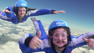 PREMIÈRE CHUTE LIBRE AVEC SKY DANCERS ET iFLY [upl. by Waldron]