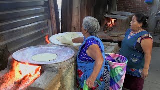 Prepando tortillas para la gran boda [upl. by Nawud]