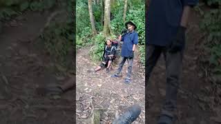 Istirahat sebentar di trek gunung MTTELONGshortvideo asmr nature pendakiindonesia pendaki [upl. by Intihw]