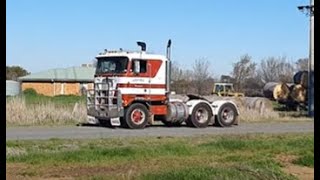 8v71 Detroit Diesel Jake brake Kenworth coming in hot [upl. by Abbotsen]