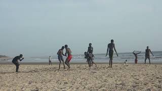 lutte sénégalaise entrainement lutteurs diolas sur la plage de Cap Skirring Casamance Sénégal [upl. by Wagshul]