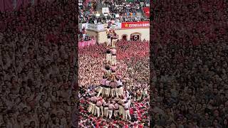 Impresionante el concurso de Castells en Tarragona Una experiencia única [upl. by Llenol]