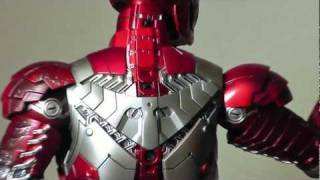 Hot Toys Iron Man Mech Test Tony Stark amp Mark V [upl. by Icyak914]