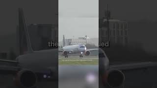 Awful Airbus arrival A321 struggles with strong crosswind landing [upl. by Llirrehs894]