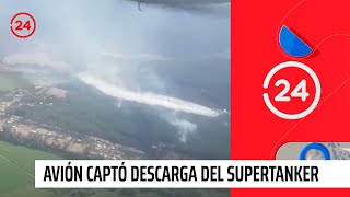 Avión que guía al SuperTanker captó el momento de una de las descargas  24 Horas TVN Chile [upl. by Durkin]