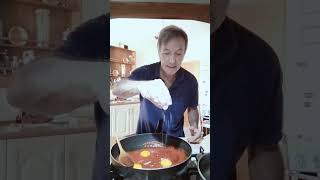 Padellata di uova al sugo con provola affumicata dAgerola 😋 Ekkevelodikoaffa [upl. by Celestia354]