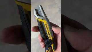 The Stanley Fatmax snapoff knife 360 [upl. by Ociredef]