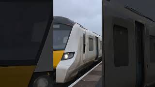 700121 is seen leaving three bridges on a Finsbury park to Brighton service with a 2 tone [upl. by Anidan400]