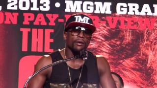 Floyd Mayweather Disrespects Oscar De La Hoya at LA Press Conference [upl. by Robson71]