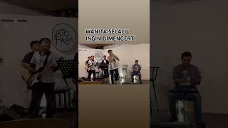 KARENA WANITA INGIN DIMENGERTI ADA BAND bandcover liveband [upl. by Seana]