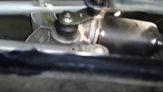 2007 Saab 93 SS Windshield wiper bushing failure [upl. by Hazem]