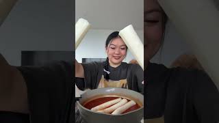 Let’s make giant tteokbokki 😱 [upl. by Esteban]