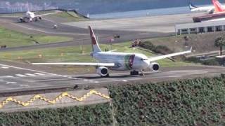 Aterragem no Aeroporto da Madeira Easyjet Descolagem da TAP Portugal Airbus A330200 [upl. by Kaiulani]