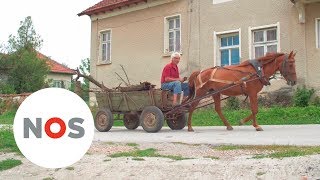 LEEGLOOP Alleen bejaarden blijven achter op het Bulgaarse platteland [upl. by Andie]