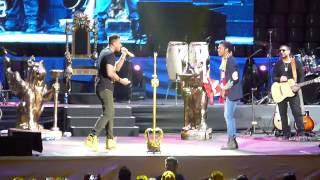 Romeo Santos LIVE Roma Spettacolo improvvisato con fans [upl. by Alimaj]