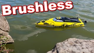 Amazing Brushless FAST RC Boat  Atomik Barbwire 2  TheRcSaylors [upl. by Nevarc731]