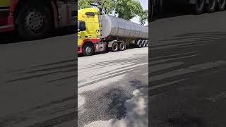 Tanker lorry goes to hit accident [upl. by Ffirahs]