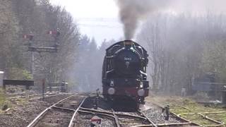 5043 Earl of Mount Edgcumbe speeding through Abergavenny on The Welsh Marches 25317 [upl. by Adlihtam609]