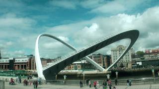 Gateshead Millennium Bridge tilting [upl. by Halda]