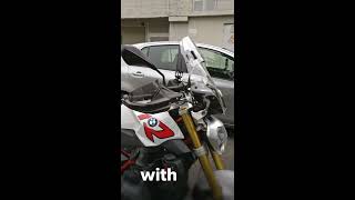 Modding BMW R1200R DIY  Puig and MRA windshield deflector together [upl. by Eyar]