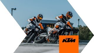 2019 KTM 690 SMC R – CHALLENGE CONVENTION  KTM [upl. by Wawro]