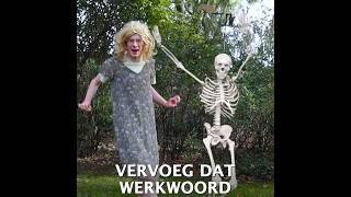 Leerkracht Frans op Halloween 🎃😂 [upl. by Ahsekyw493]