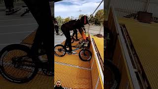 Bicycle racing amazing racing wow bmx bmxracer bicycle [upl. by Yajiv96]