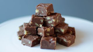 How to Make Traditional Fudge  Creamy Old Fashioned Fudge Recipe [upl. by Ackler]