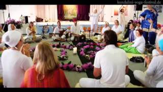 Chanting Circle with Kevin James Carroll at the German Kundalini Yoga Festival 2015 [upl. by Joceline]