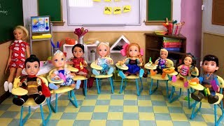 School started  Elsa and Anna toddlers  first day  new students  Barbie is teacher  classroom [upl. by Sheaff509]