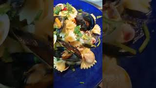 Pasta Farfalle con Lupini di mare Telline e Cozze cucina mitilli cozze Vongole [upl. by Tteltrab]