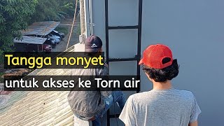 Pemasangan Tangga monyet  akses ke Torn air [upl. by Aihsit]