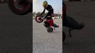 Burapa Battle Stunt wheelie s420tstuntthailand grom125 Msx125 msxstunt Burapa [upl. by Moffat]