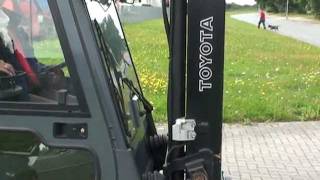 Toyota Diesel Forklifttruck with 35 to capaccity [upl. by Diskin]