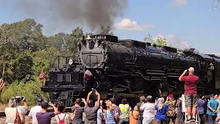 UNION PACIFIC 4014 ARRIVING IN HEMPSTEAD TEXAS 10 04 24 ONE HOUR LATE [upl. by Eri]